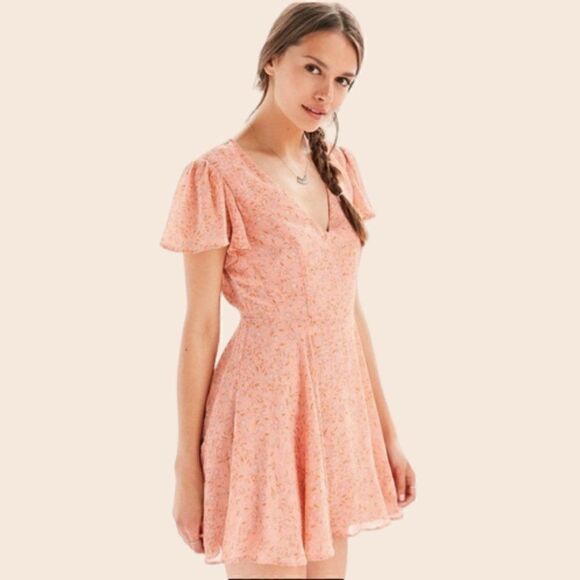 UO Kimchi Blue Flutter Sleeve Chiffon Mini Dress Size 2 - Picture 2 of 14